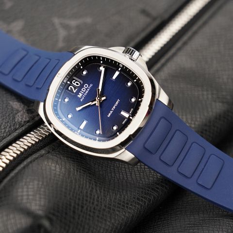 廣告款★小PP 金鷹MIDO 美度 Multifort 先鋒系列 TV Big Date 機械錶-漸層藍/40mm M0495261704100