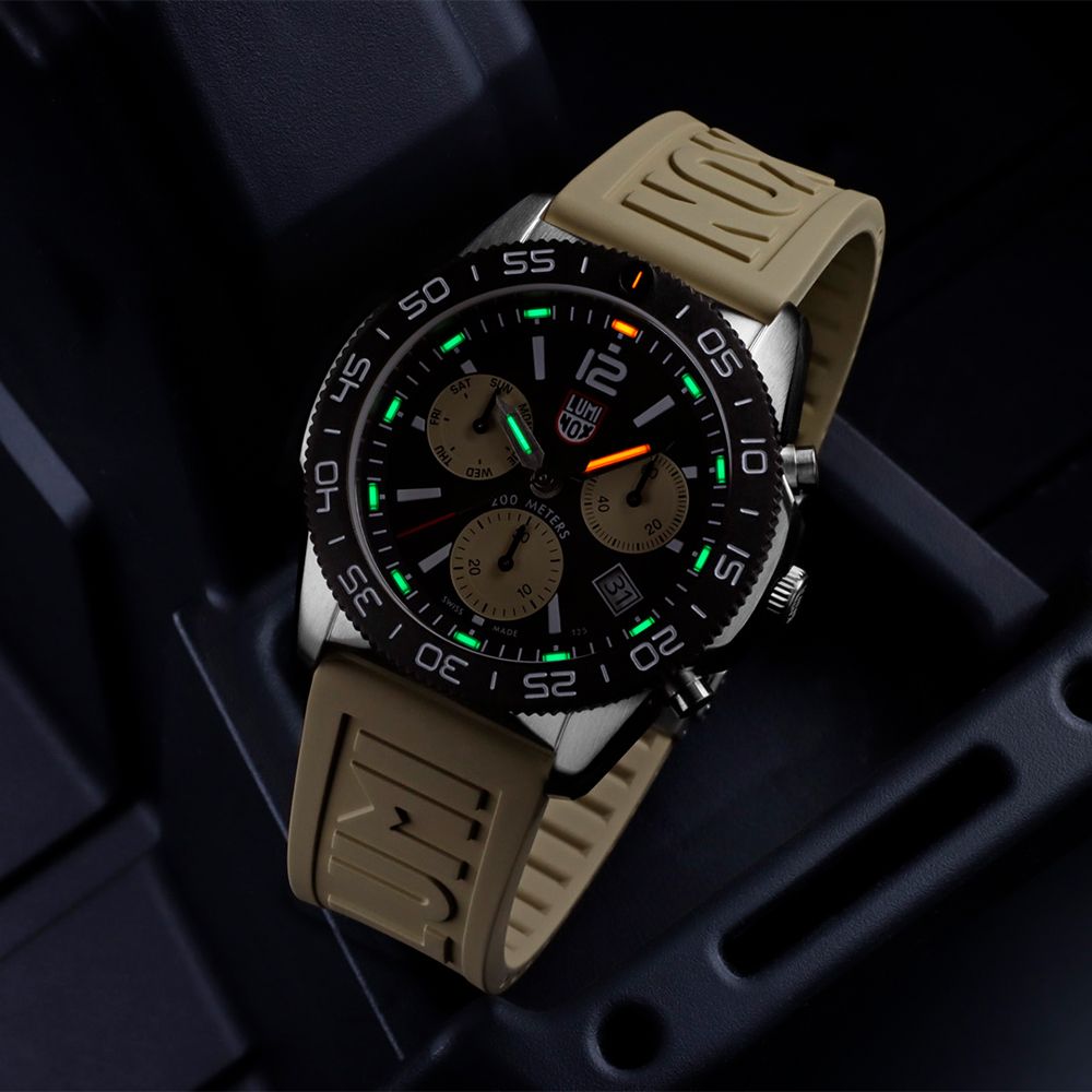 LUMINOX 雷明時 Pacific Diver Chrono太平洋潛行者雙曆計時腕錶沙色 (3150M)