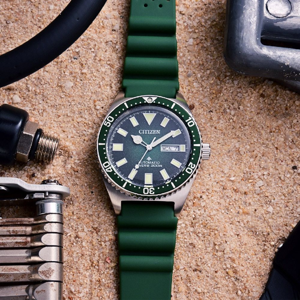 CITIZEN 星辰 PROMASTER 征服潛水炫彩機械錶/碧藻綠/41mm/NY0121-09X