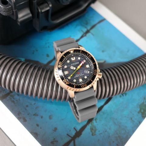 CITIZEN 星辰表 / BN0163-00H / PROMASTER 光動能 海浪波紋 潛水錶 防水200米 日期 橡膠手錶 灰x玫瑰金框 44mm