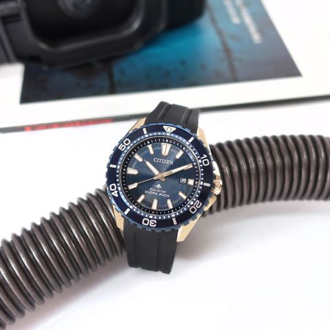 CITIZEN 星辰表 / BN0196-01L / PROMASTER 光動能 潛水錶 防水200米 日期 橡膠手錶 藍x玫瑰金框x黑 44mm