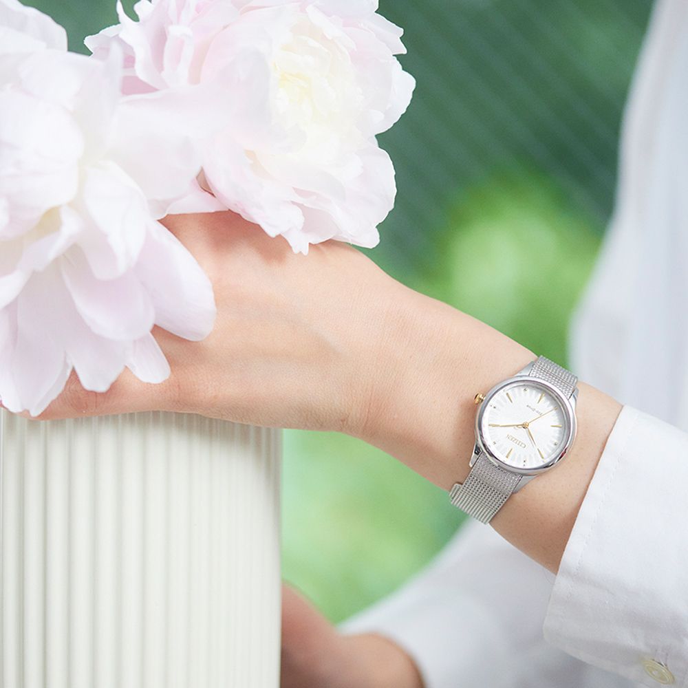 CITIZEN 星辰    L廣告款自信之美光動能女錶(EM0814-83A)