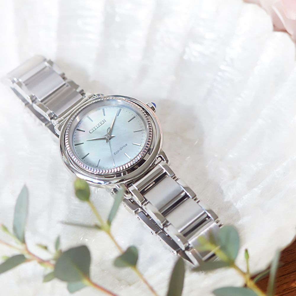 CITIZEN 星辰   L系列 廣告款 光動能 優雅白蝶貝銀色女腕錶-31.2mm EM1100-84D