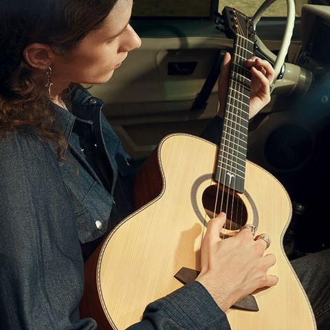 【美佳音樂】TOM 36吋雲杉面單旅行吉他．豪華套餐十二件組
