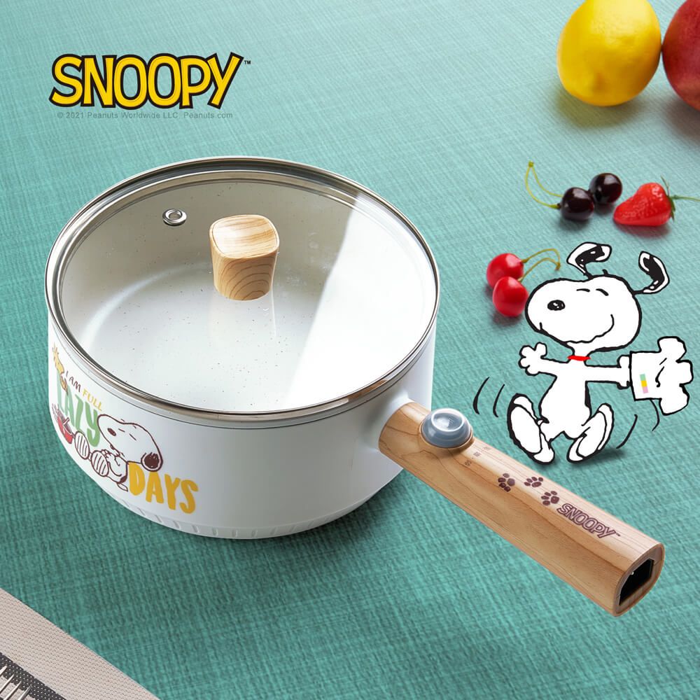  【SNOOPY 史努比】吃貨系列-S18雙層防燙不沾烹飪鍋+M1812不鏽鋼蒸籠(快煮鍋/電炒鍋/煎炒鍋/電煮鍋/外宿鍋/電飯煲/小電鍋/不粘鍋/電蒸鍋/泡麵鍋/煎蛋鍋/蒸籠/蒸架/蒸具)