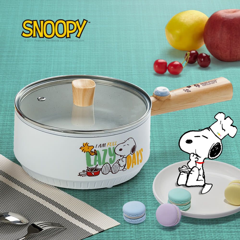  【SNOOPY 史努比】吃貨系列-S18雙層防燙不沾烹飪鍋+M1812不鏽鋼蒸籠(快煮鍋/電炒鍋/煎炒鍋/電煮鍋/外宿鍋/電飯煲/小電鍋/不粘鍋/電蒸鍋/泡麵鍋/煎蛋鍋/蒸籠/蒸架/蒸具)