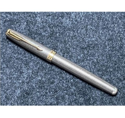 Parker派克 SONNET商籟 純銀格金夾 18K筆尖鋼筆 F尖 已絕版還有一支
