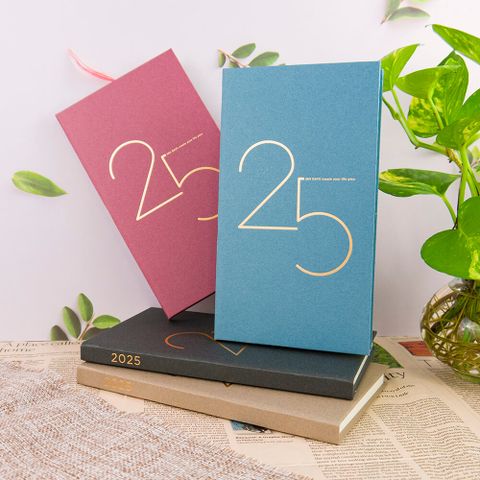 【conifer綠的事務】2025年40K年旅軟背精裝橫式週誌