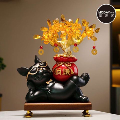 MODACore 摩達客 ◉開運招財◉創意時尚黑色躺賺帥氣法鬥犬狗抱紅百寶錢袋發財樹擺飾組_客廳玄關臥室好風水好運勢