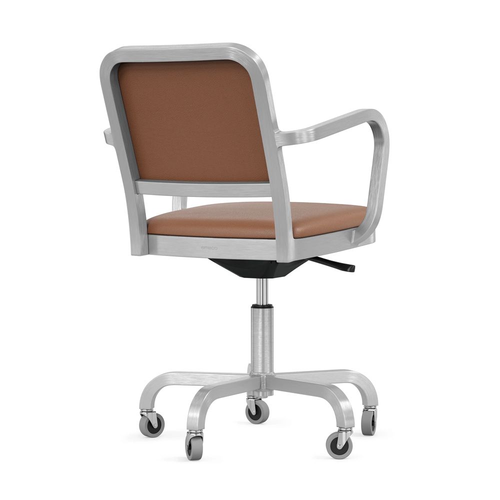 北歐櫥窗 Emeco Navy Officer Swivel Armchair 海軍工作椅（自然棕皮革）
