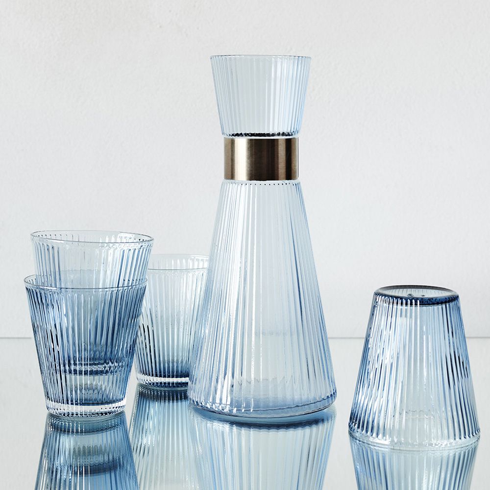 北歐櫥窗 Rosendahl Grand Cru 摺紋玻璃水瓶（1L、限量海沫藍）