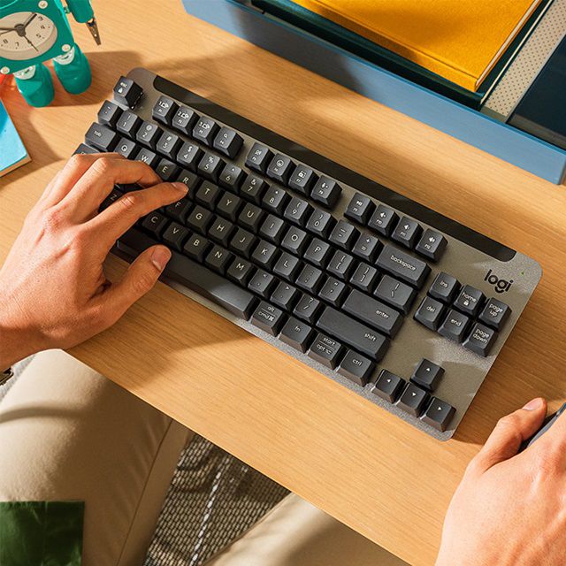 Logitech 羅技 Signature K855 無線鍵盤 - 黑