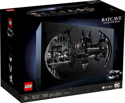 LEGO 76252 Batcave Shadow Box