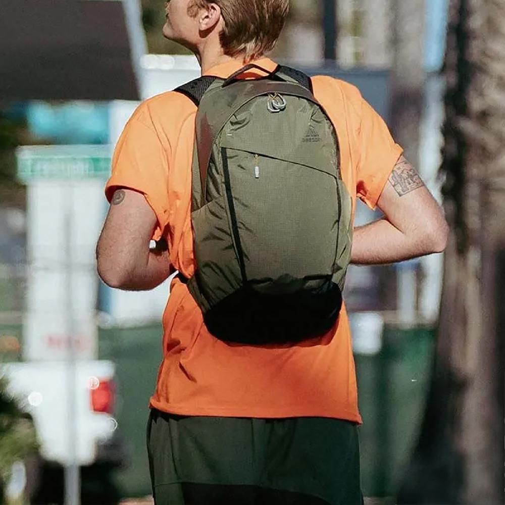 Gregory Gregory 後背包 20L AREN AL Backpack 綠黑 輕量 透氣 筆電包 背包 1467241475