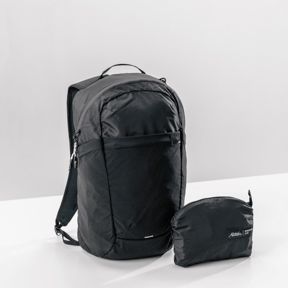 Matador 鬥牛士  ReFraction Packable Backpack16L輕量防水便攜折疊背包-黑色/登機包/旅行袋