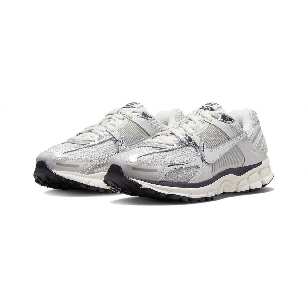 NIKE 耐吉  Zoom Vomero 5 Photon Dust Metallic Silver 白銀 慢跑鞋 FD0884-025