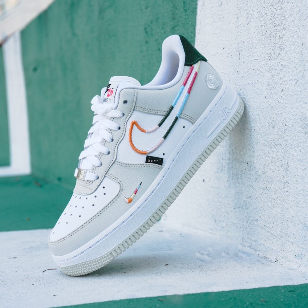 Nike WMNS Air Force 1 Low All Petals United FN8924-111