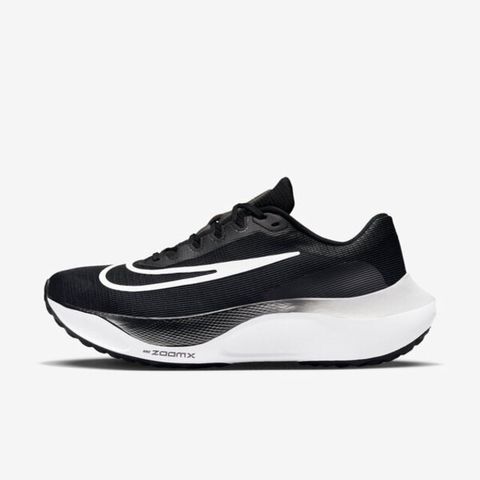 NIKE 耐吉 Zoom Fly 5 DM8968-001 男 慢跑鞋 運動 路跑 馬拉松 輕量 緩震 支撐 黑 白