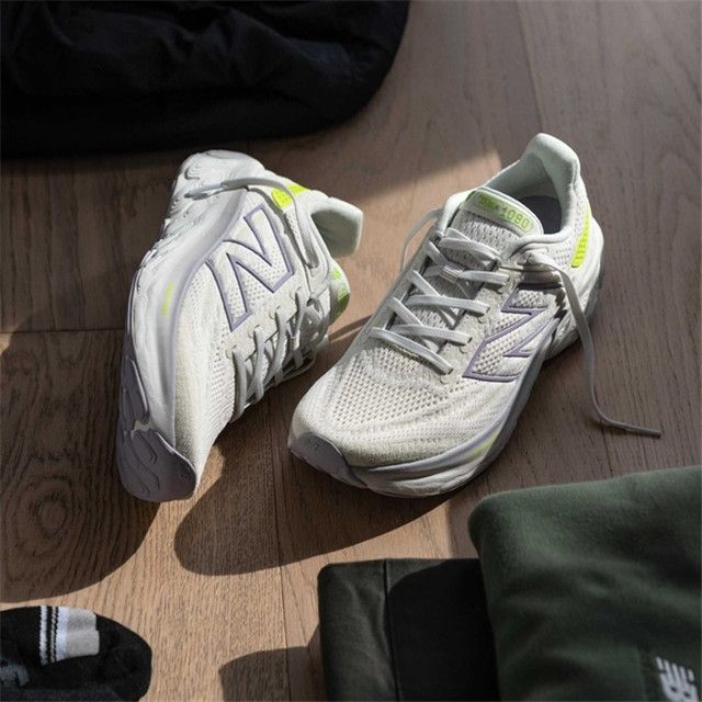 NEW BALANCE  慢跑鞋 NB1080 V13 米白螢光 寬楦 女 W1080F13