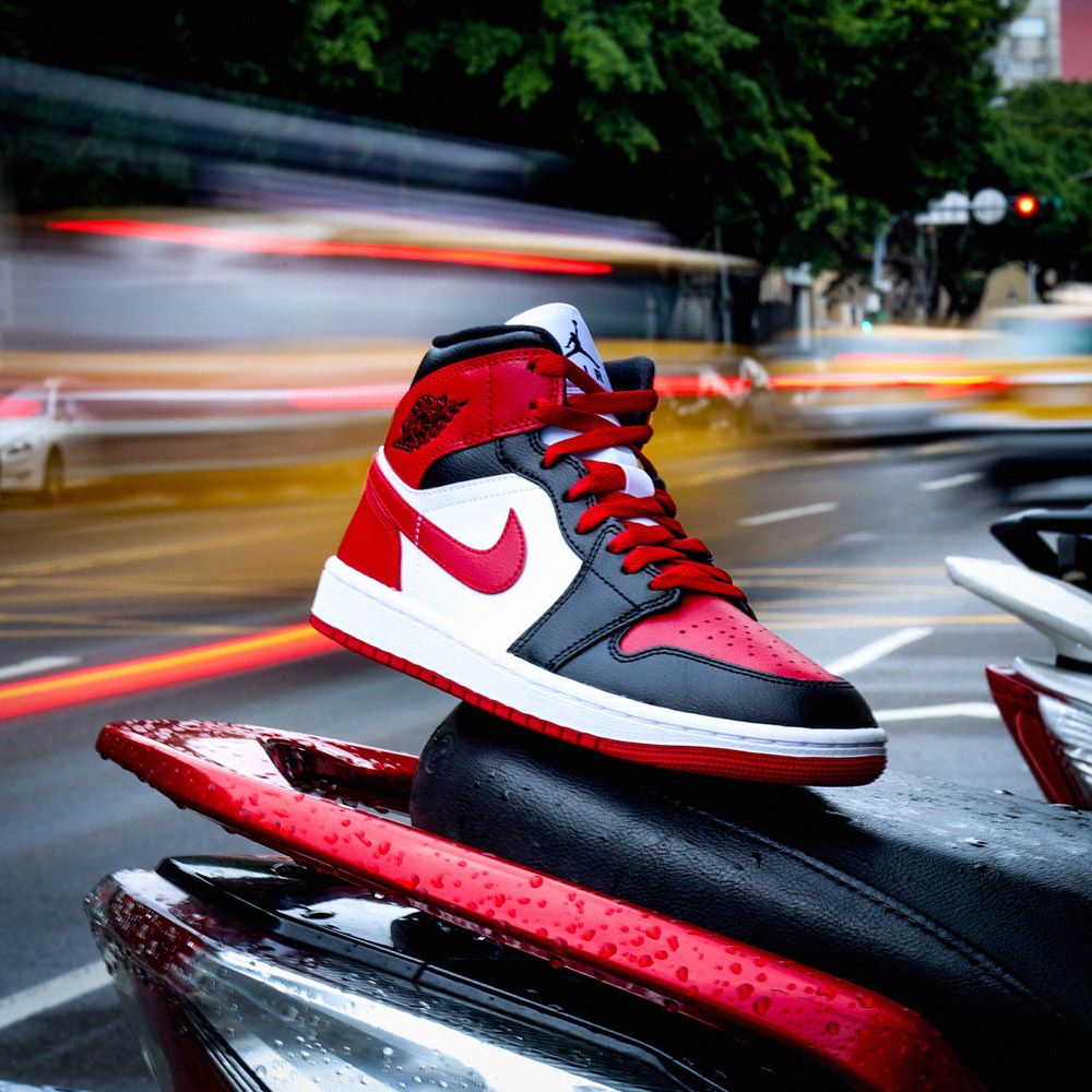 Nike Wmns Air Jordan 1 Mid 女鞋男鞋黑紅Bred Toe 芝加哥AJ1 BQ6472