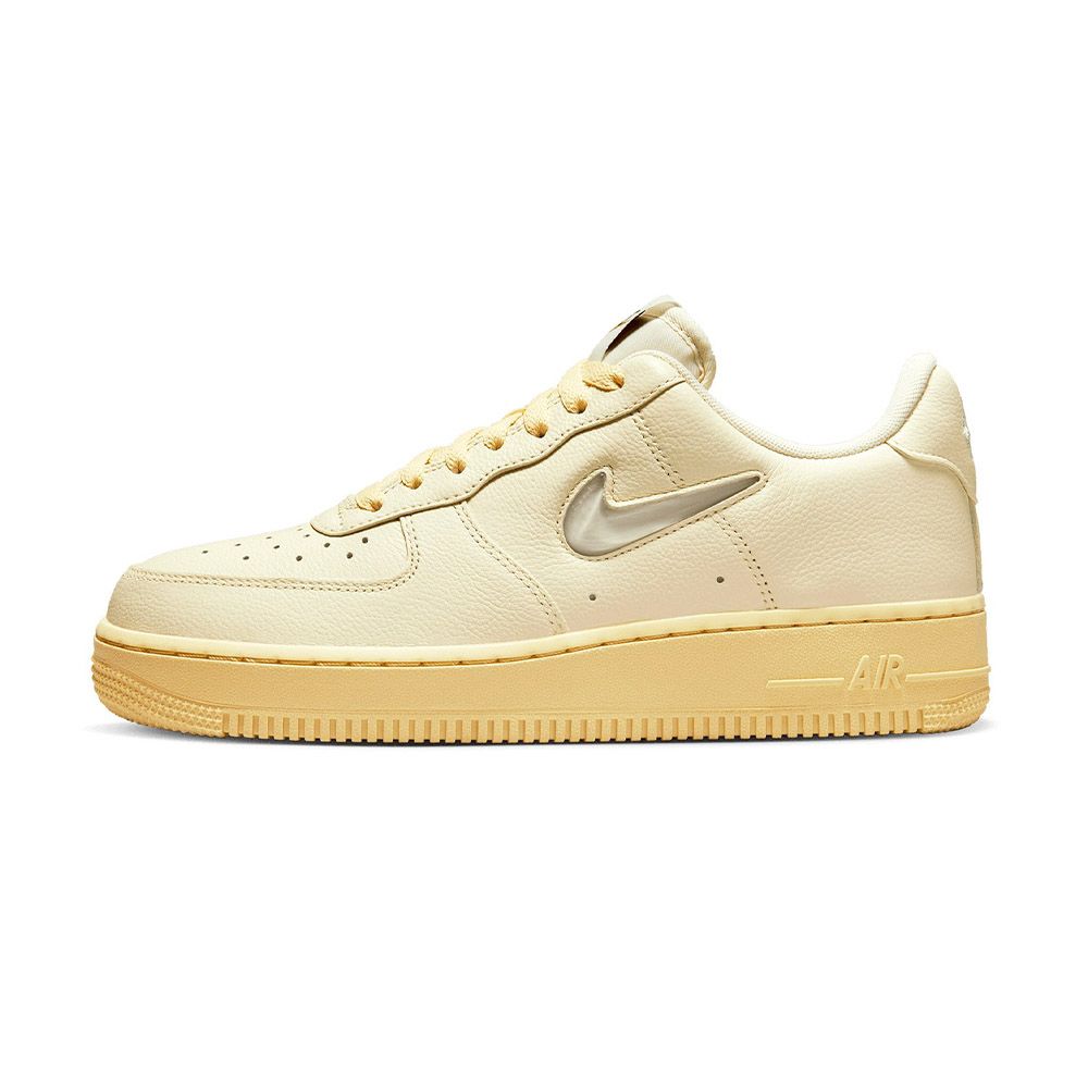 Nike Air Force 1 Low '07 LX 女米色AF1 經典低筒運動休閒鞋DO9456-100