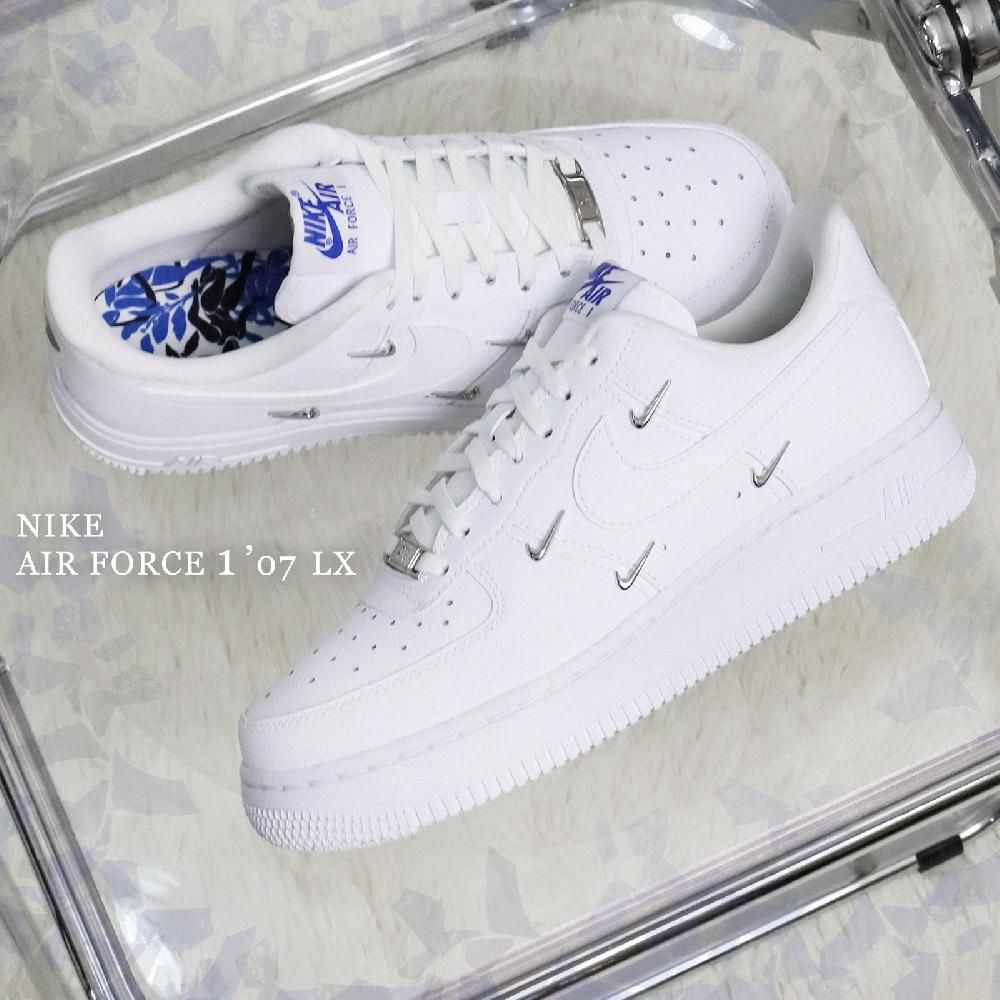 Nike 耐吉休閒鞋Wmns Air Force 1 07 LX 女鞋白泫雅著用款立體小勾AF1