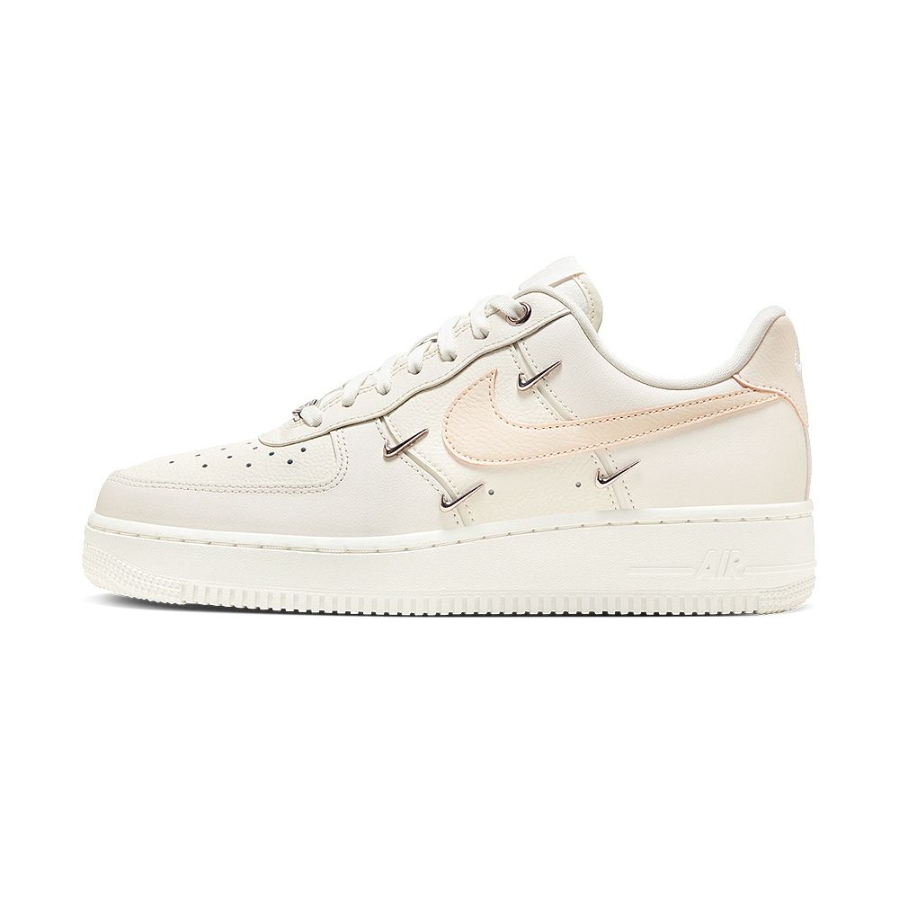 Nike Air Force 1 Low 07 LX 女櫻花粉銀勾AF1 經典休閒鞋FV8110-181