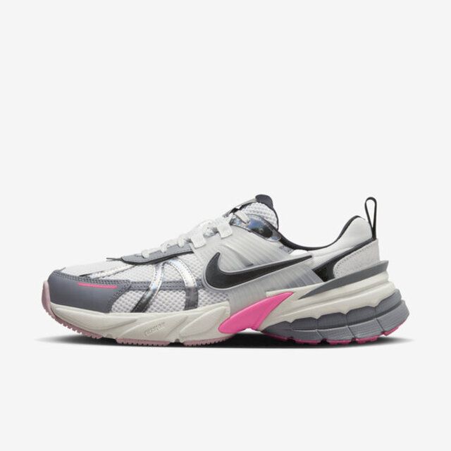 NIKE 耐吉  V2K Run [FZ5061-100] 女 休閒鞋 慢跑 運動 復古 Y2K 老爹鞋 龍年限定 銀灰 粉