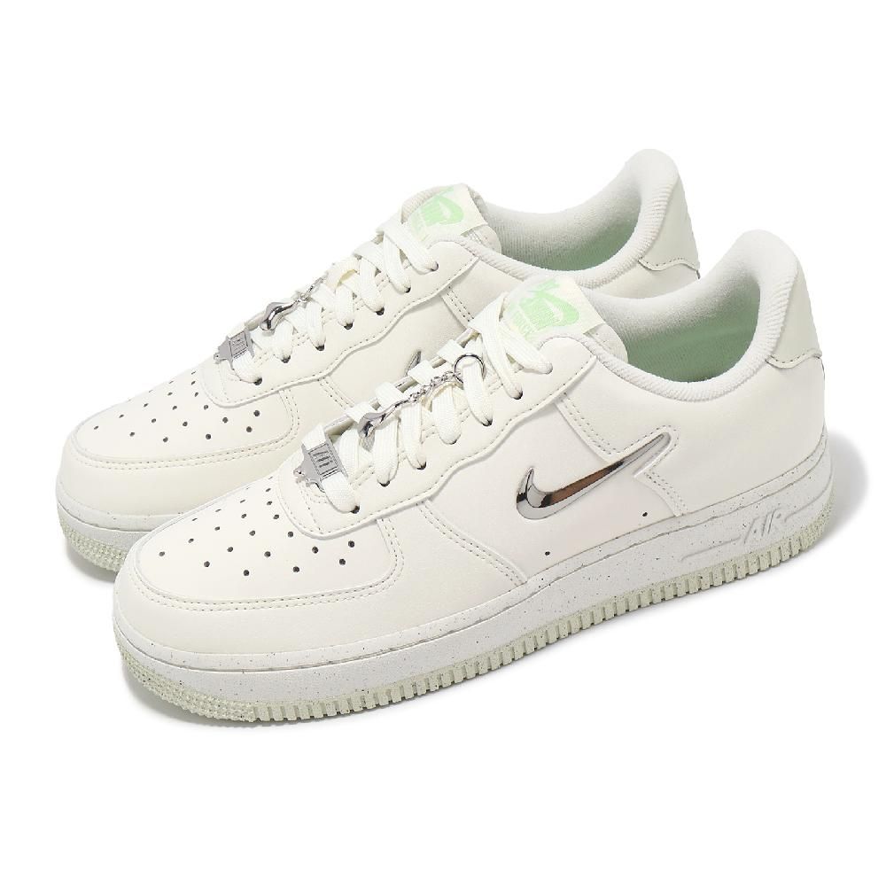 NIKE 耐吉 Nike 耐吉 休閒鞋 Wmns Air Force 1 07 NN SE 女鞋 象牙白 綠 皮革 AF1 經典 FN8540-100