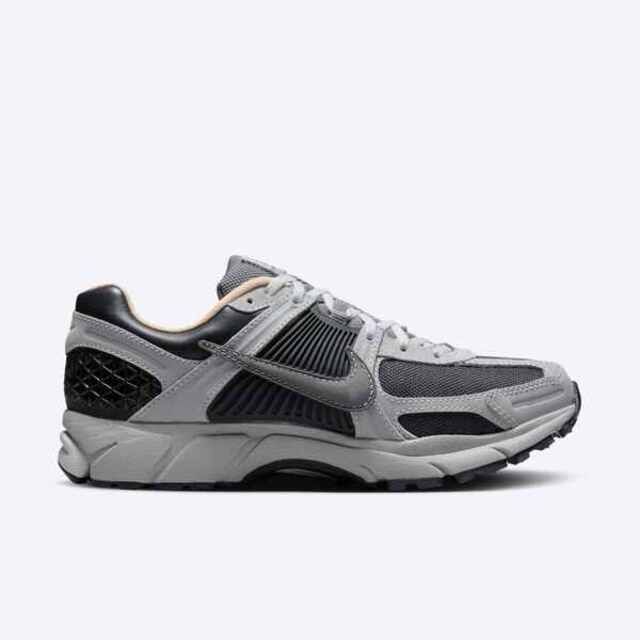 NIKE 耐吉 Nike Zoom Vomero 5 HV5982-001 男 運動休閒鞋 復古 慢跑 緩震 舒適 穿搭 灰 黑