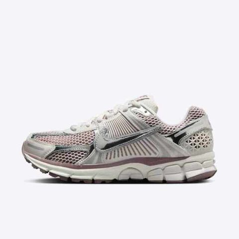 NIKE 耐吉 Nike Wmns Zoom Vomero 5 HV6417-001 女 運動休閒鞋 復古 慢跑鞋 緩震 舒適 粉銀