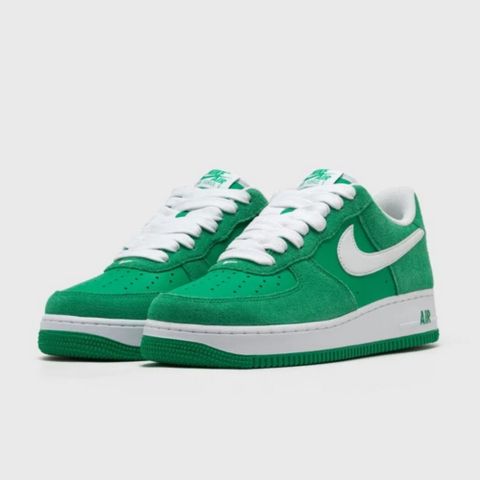 【NIKE】AIR FORCE 1 07 LV8 男鞋 休閒鞋 綠色-IB6388300