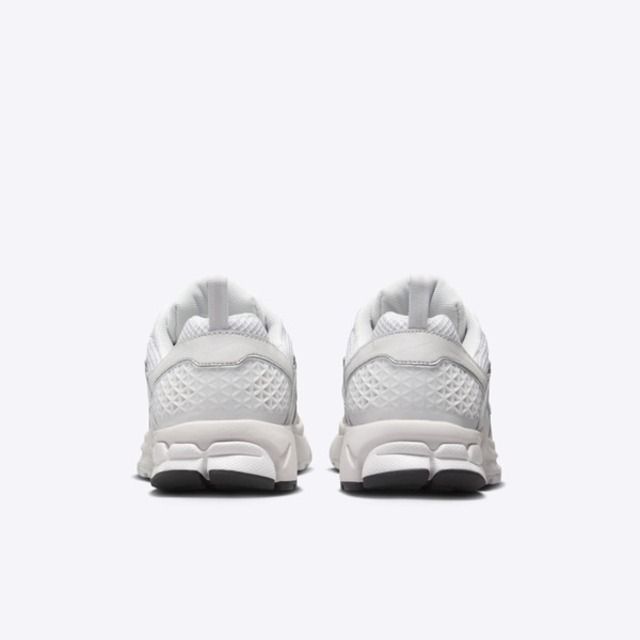 NIKE 耐吉 Nike Vomero 5 GS [HF6998-100] 大童 休閒鞋 運動 復古 慢跑 透氣 緩震 舒適 白灰