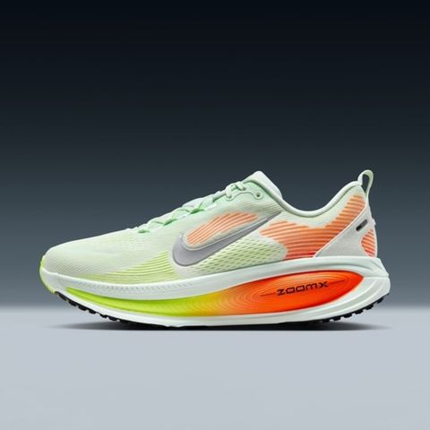 NIKE 耐吉 Nike Vomero 18 HM6803-300 男 慢跑鞋 運動鞋 路跑 緩震 透氣 極淺綠 橘