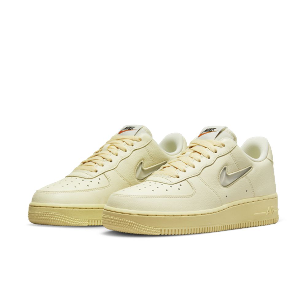 NIKE】WMNS AIR FORCE 1 07 LX 女休閒鞋-DO9456100 - PChome 24h購物