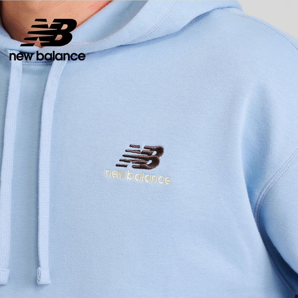 NEW BALANCE []抽繩前口袋連帽長袖上衣_中性_天空藍_UT21500LAY