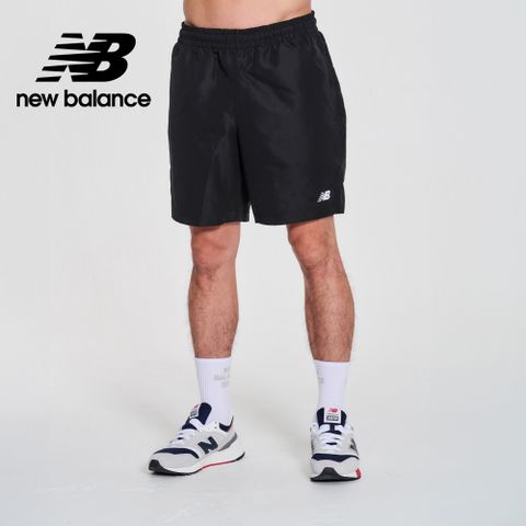 NEW BALANCE 褲口開衩平織短褲_男性_黑色_MS41501BK