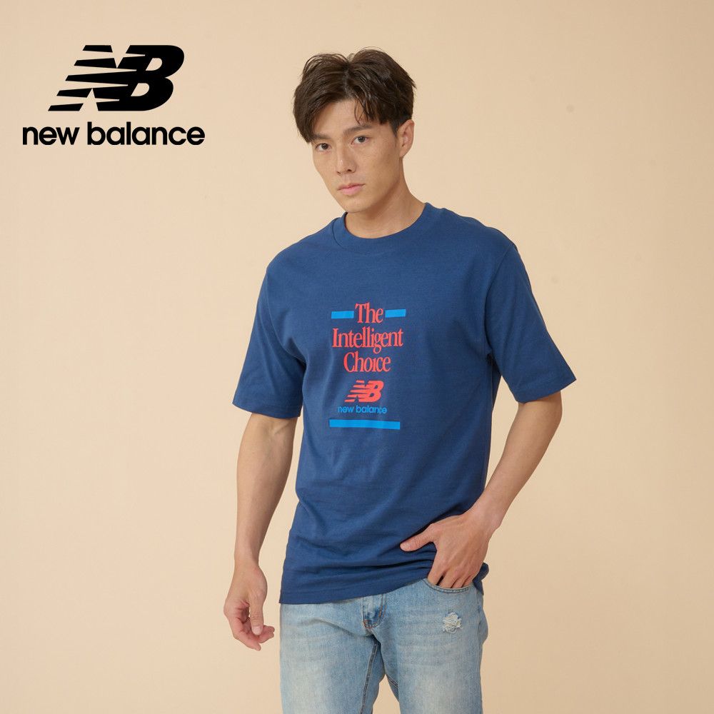 New Balance 紐巴倫 標語短袖上衣_男性_深藍色_MT43552NNY