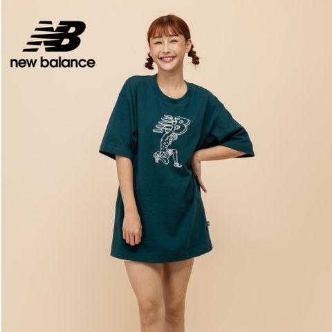 [New Balance] 藝術家聯名希臘風格短袖上衣_男性_深綠色_MT51978DOE