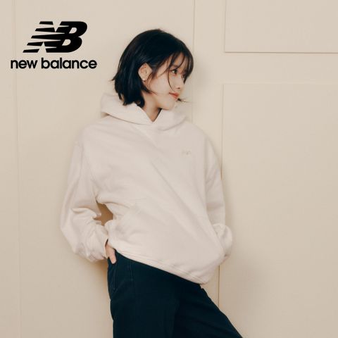 NEW BALANCE 刺繡NB連帽長袖上衣_女性_杏色_WT41537LIN