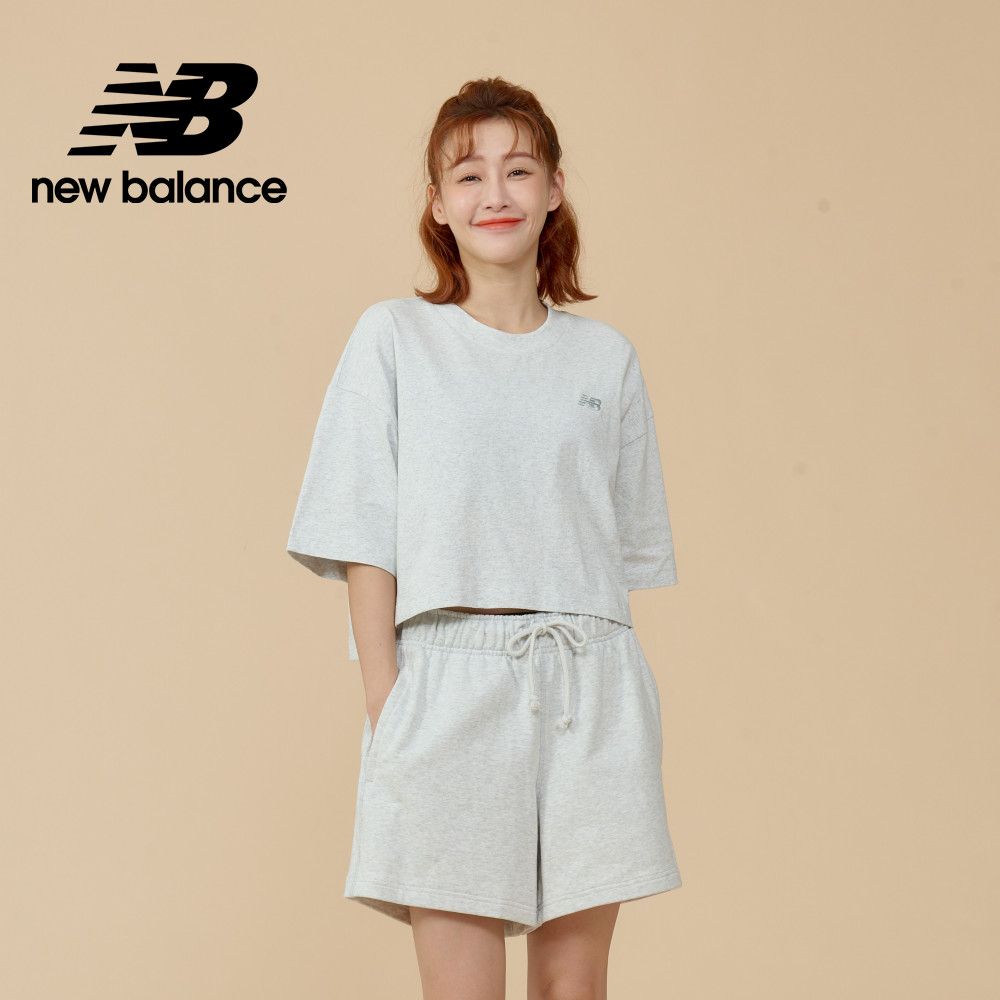 NEW BALANCE 前短後長棉質短版上衣_女性_淺灰色_WT43536AHH