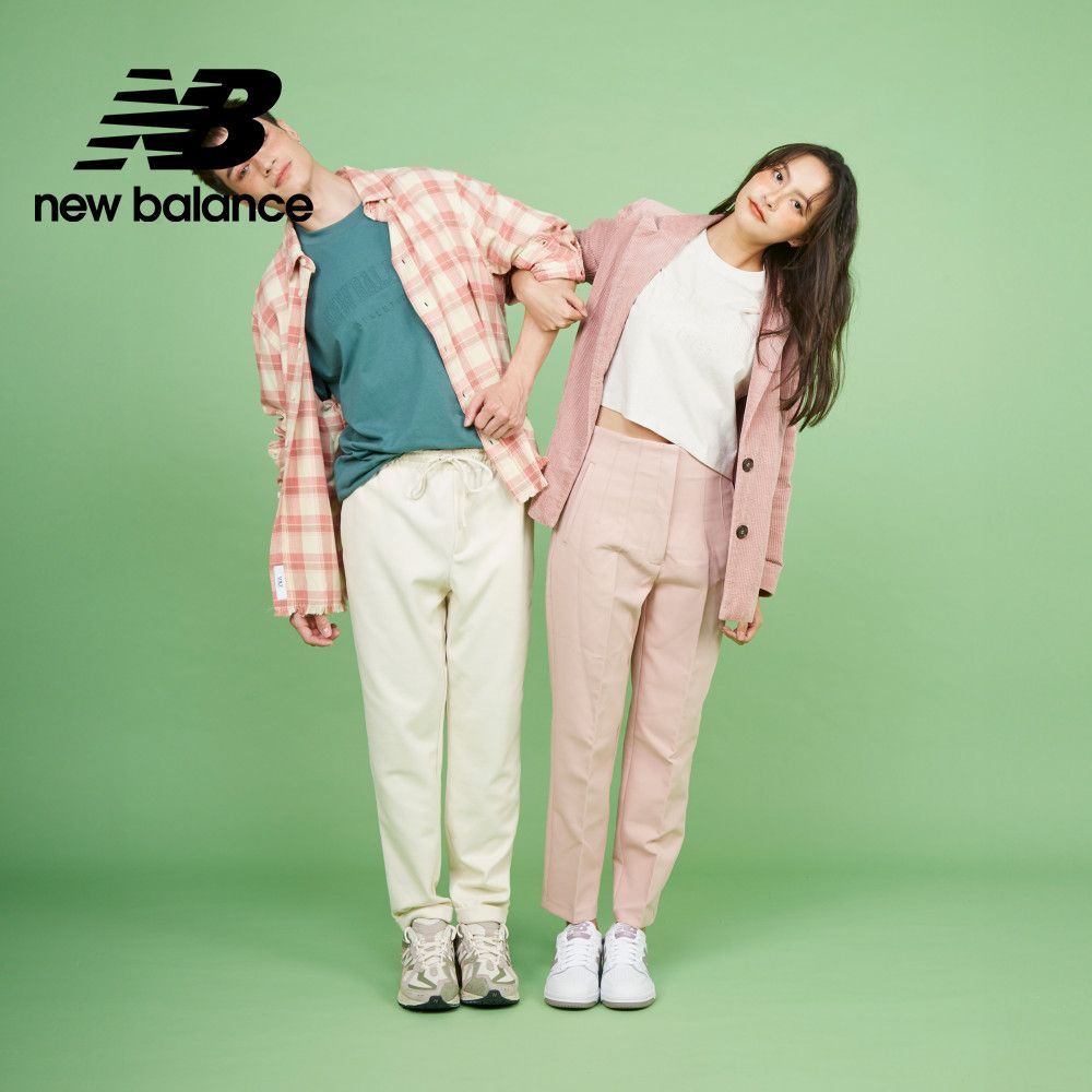 New Balance 紐巴倫 鋼印LOGO短版上衣_女性_米白色_WT43519LIT