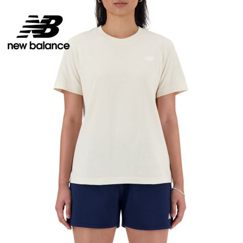 NEW BALANCE 撞色刺繡棉質短袖上衣_女性_杏色_WT41509LIN