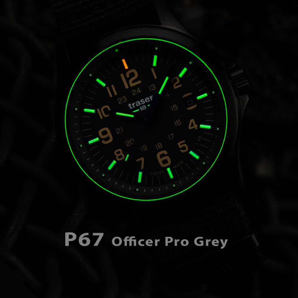 TRASER  P67 Officer Pro Grey 軍錶 (#111072 黑色NATO錶帶)