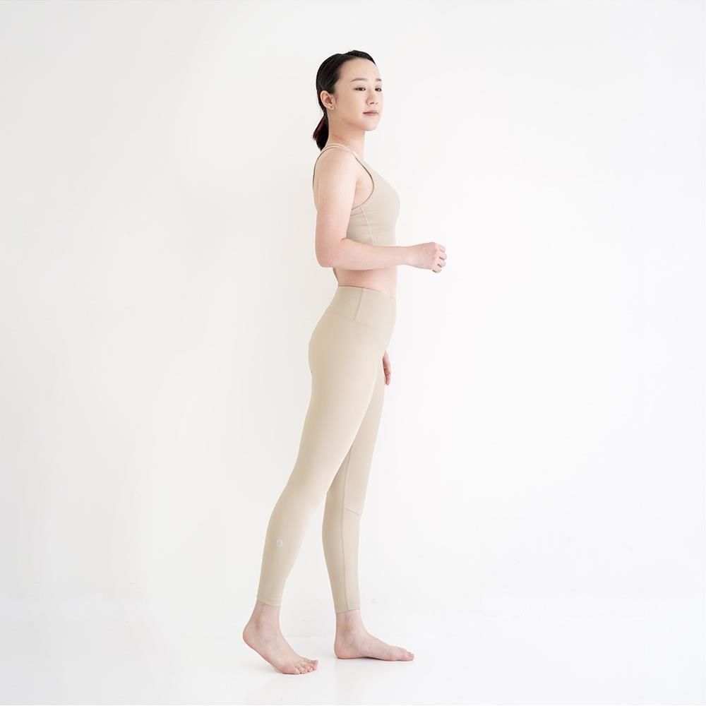 Mukasa 【南紡購物中心】 DURABLE 高領削肩日生背心 - 蜂蜜奶茶 - MUK-23032
