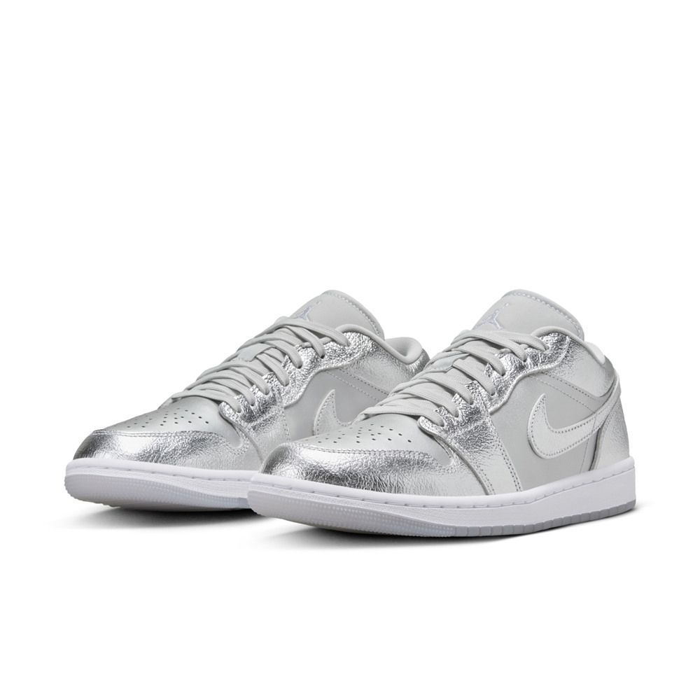  【NIKE】WMNS AIR JORDAN 1 LOW SE 女 籃球鞋 銀色-FN5030001