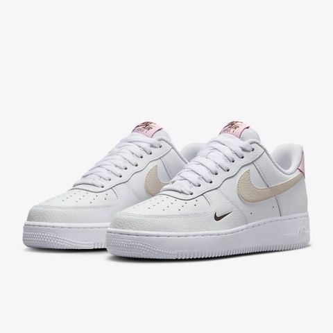 【NIKE】W AIR FORCE 1 07 女鞋 休閒鞋 白米粉-HF9992100