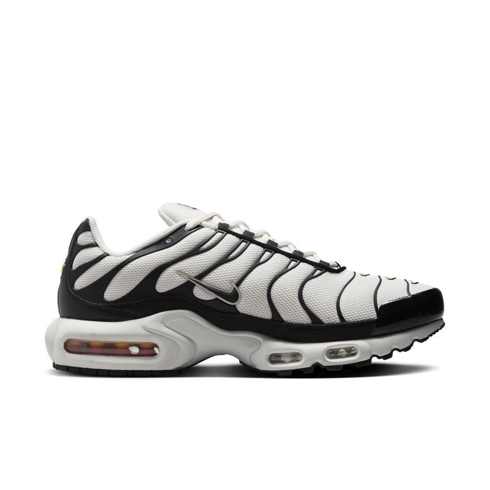 NIKE 耐吉 【NIKE】NIKE AIR MAX PLUS ESS+ 男鞋 休閒鞋 黑白色-FV6264001