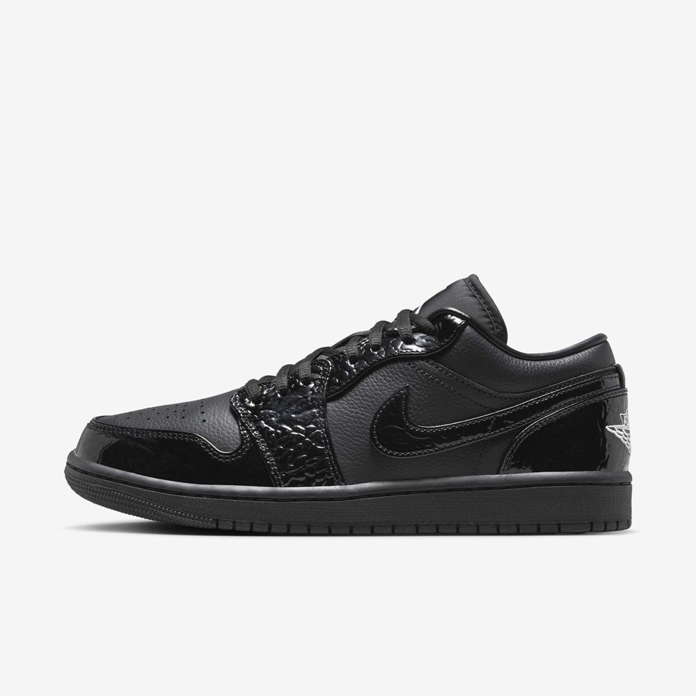 NIKE 耐吉 【NIKE】W AIR JORDAN 1 LOW SE 女鞋 籃球鞋 黑色-HJ7743010