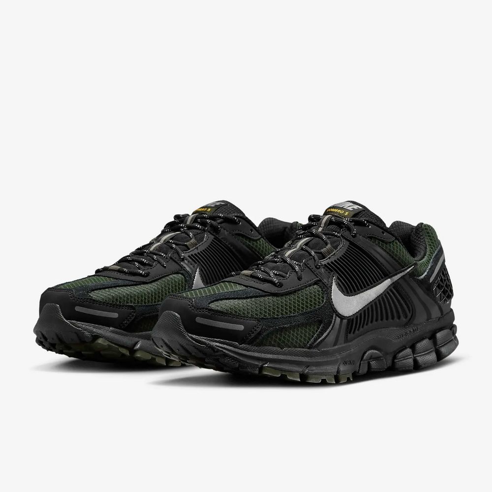 NIKE 耐吉 NIKE ZOOM VOMERO 5 男鞋 休閒鞋 黑 苔蘚綠 反光-HV2527001